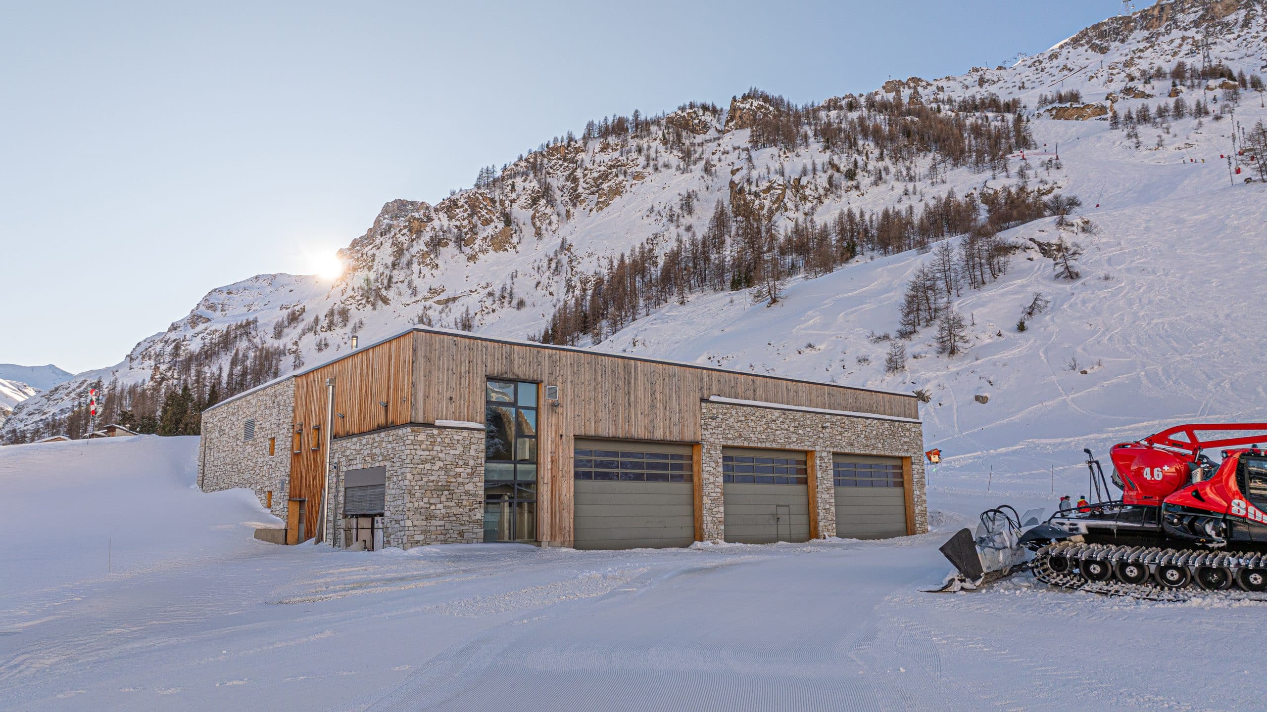 garage dameuses val d'isère ©Artprism | Gp Pelletier
